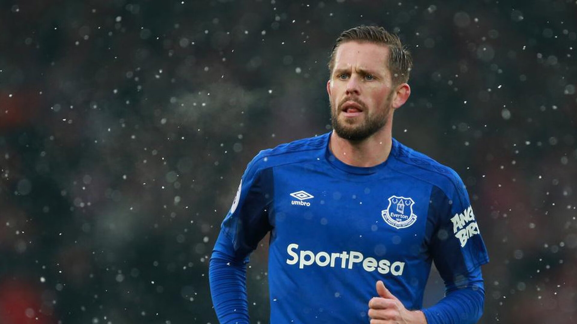 逆境中的信念：车手对抗不利气候的坚韧精神，车手的车